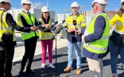 David Fyfe, CEO of Synergy speaking last year at the Kwinana battery site which went online in May. Image: Synergy via LinkedIn.